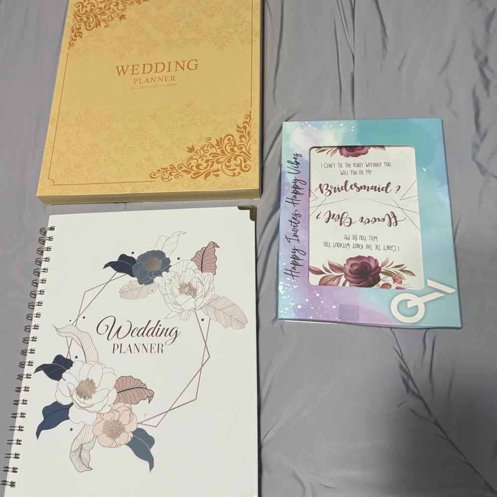 Elegant Wedding Planner Set with Floral Design